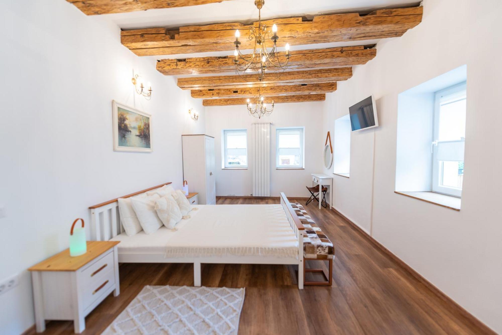 Fernweh Haus Brasov Hotell Eksteriør bilde